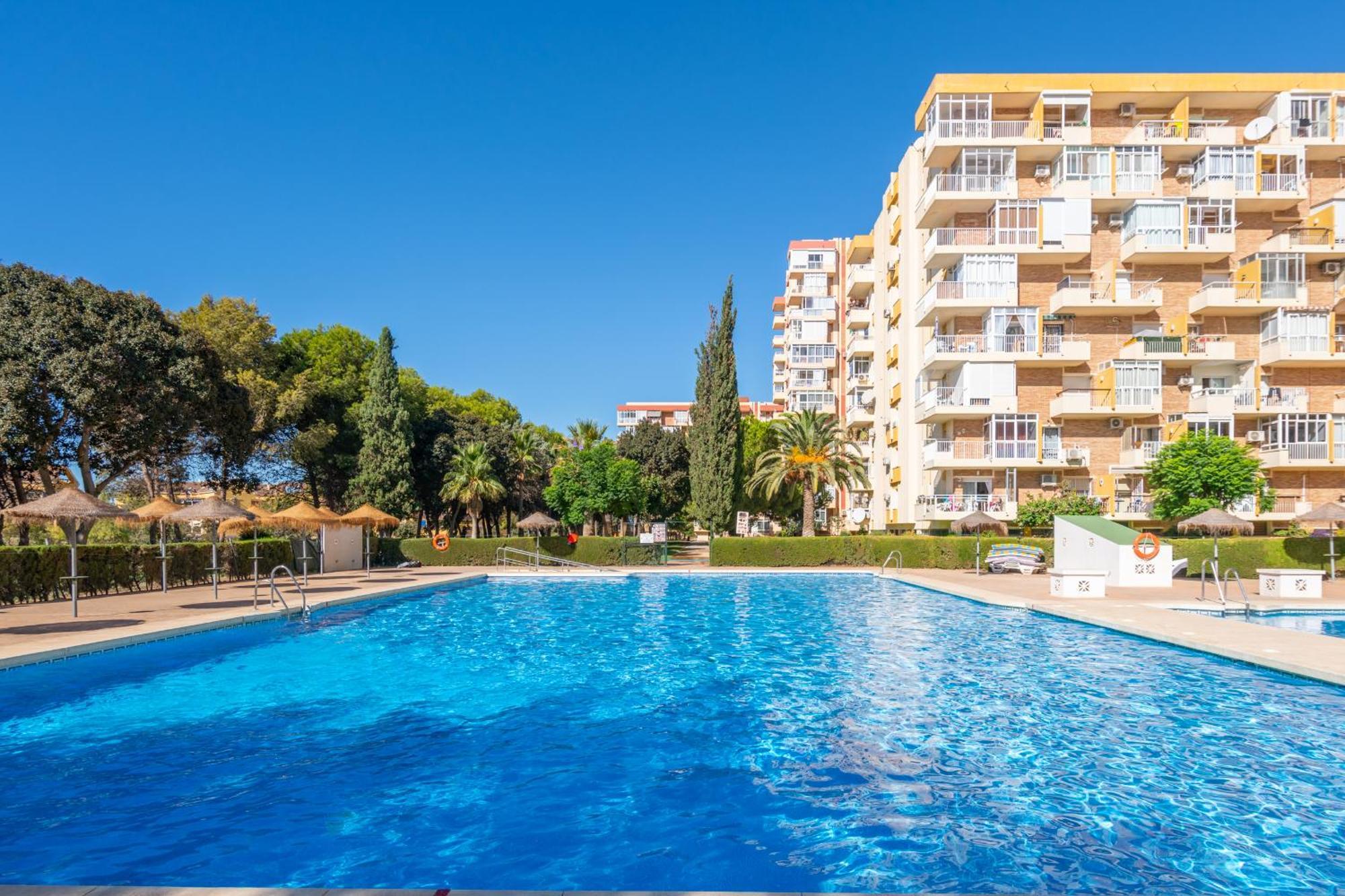 Hercules Pool & Beach Benalmadena Bagian luar foto